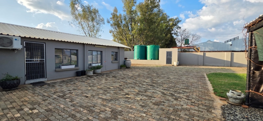 Commercial Property for Sale in Ifafi North West